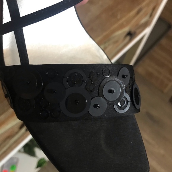 Black heels - Picture 2 of 3